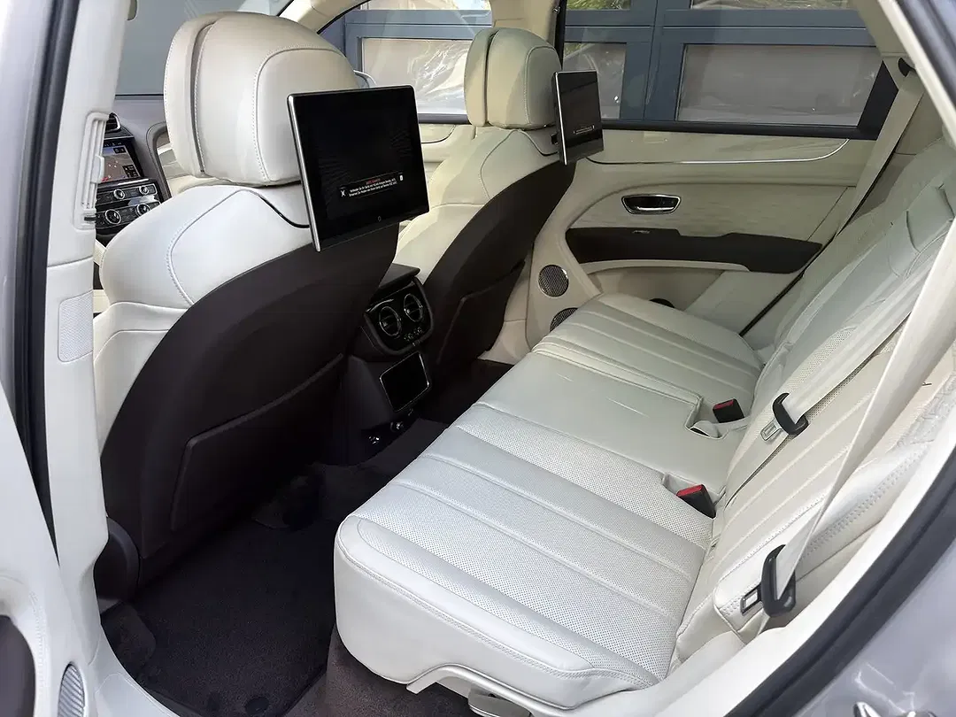 Bentley Bentayga 4.0 V8 Speed - Thumbnail 14