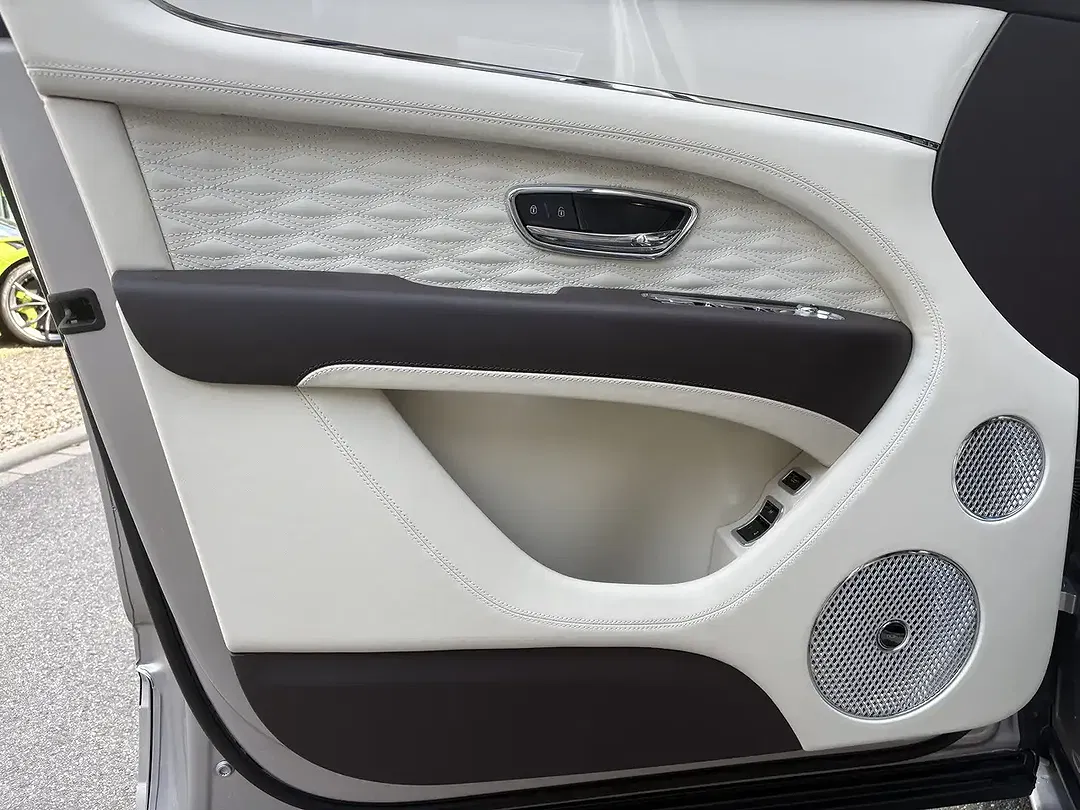 Bentley Bentayga 4.0 V8 Speed - Thumbnail 8