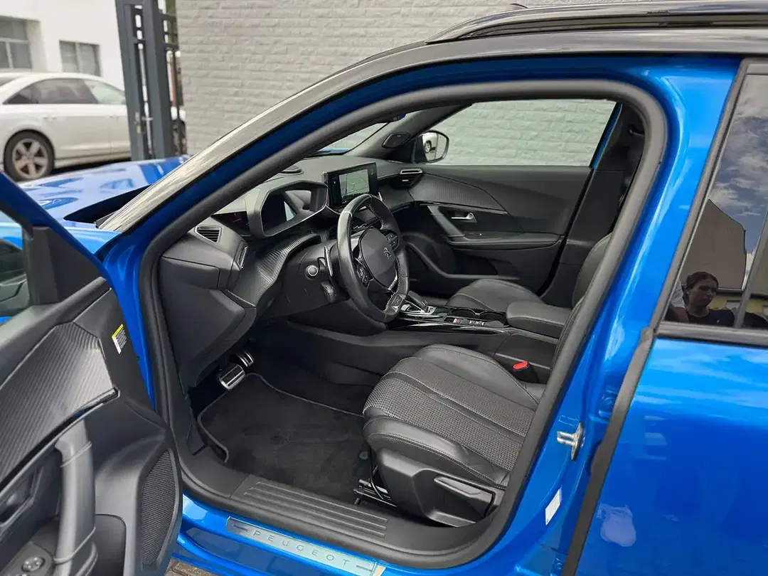 Peugeot 2008 BlueHDi GT - Thumbnail 6
