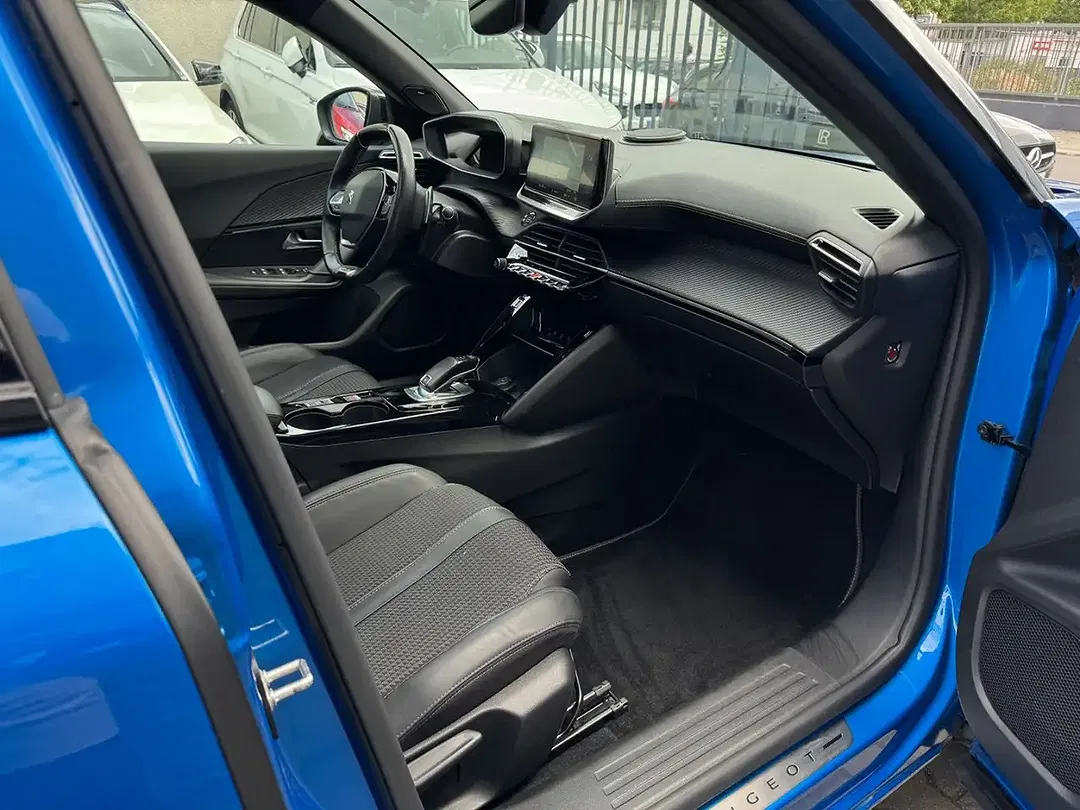 Peugeot 2008 BlueHDi GT - Thumbnail 8