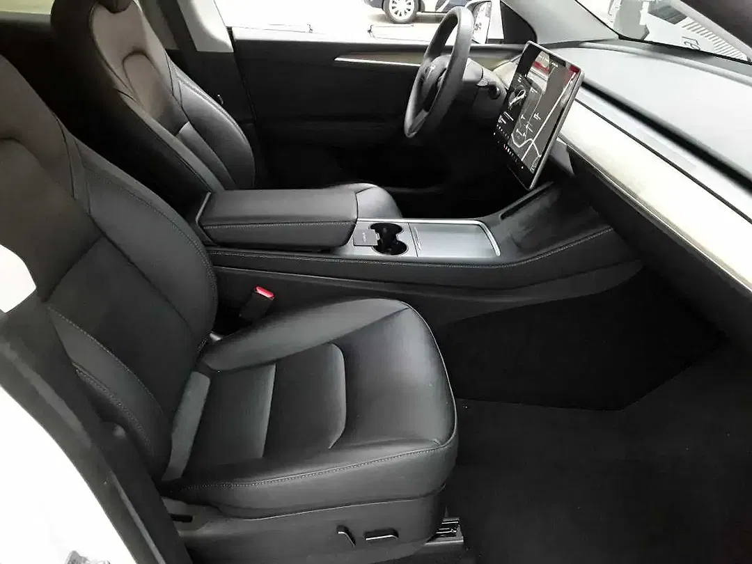 Tesla Model Y RWD - Thumbnail 11