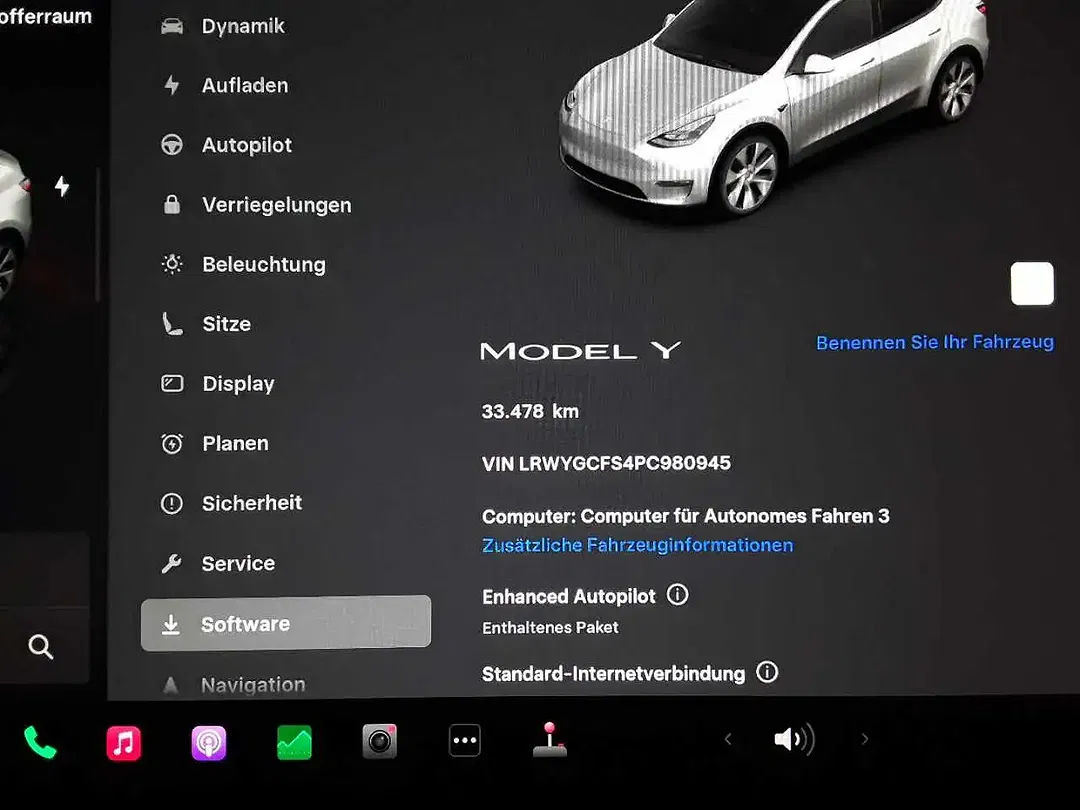 Tesla Model Y RWD - Thumbnail 13