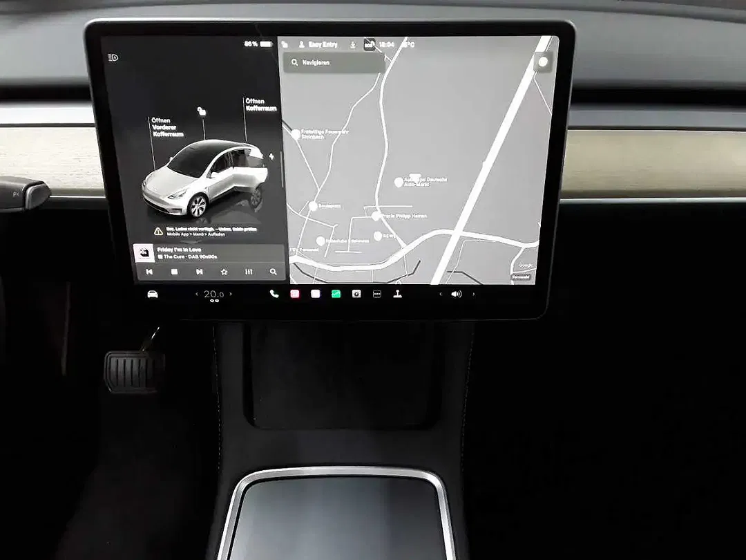 Tesla Model Y RWD - Thumbnail 6