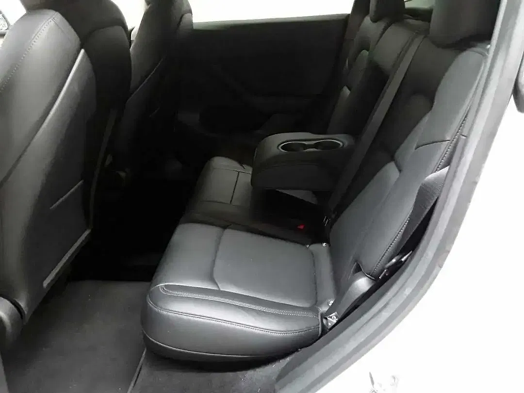 Tesla Model Y RWD - Thumbnail 7