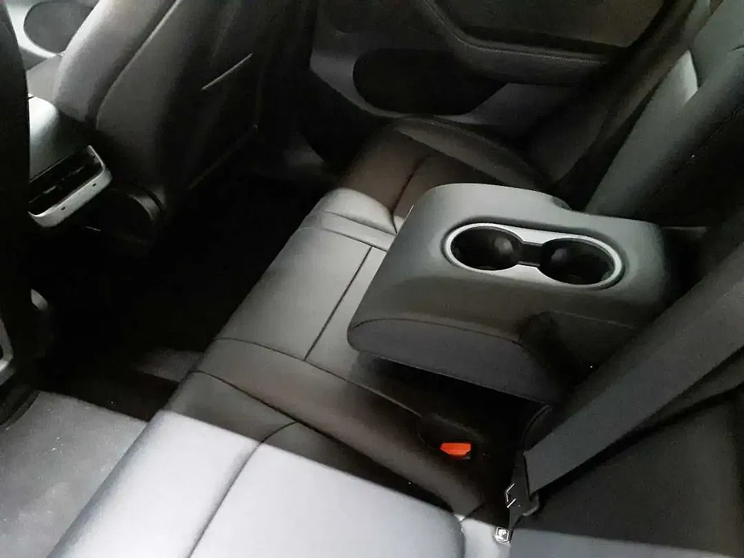 Tesla Model Y RWD - Thumbnail 8