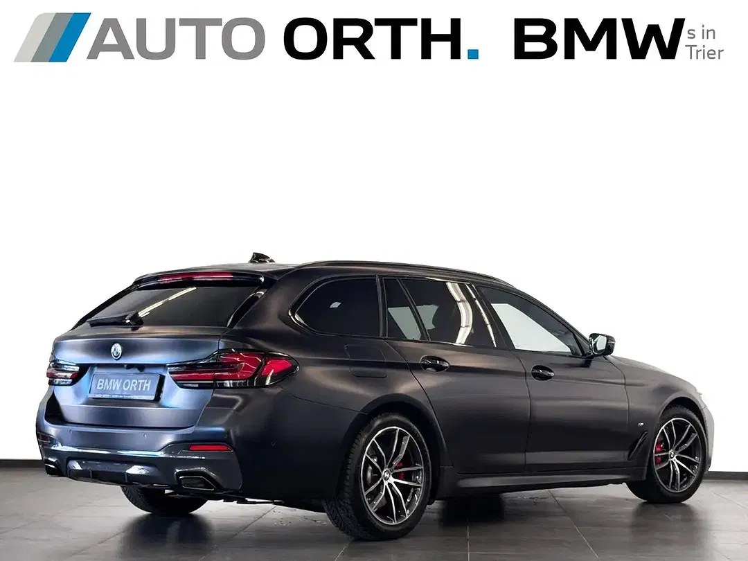 BMW 520 xDrive Touring M Sport - Thumbnail 2