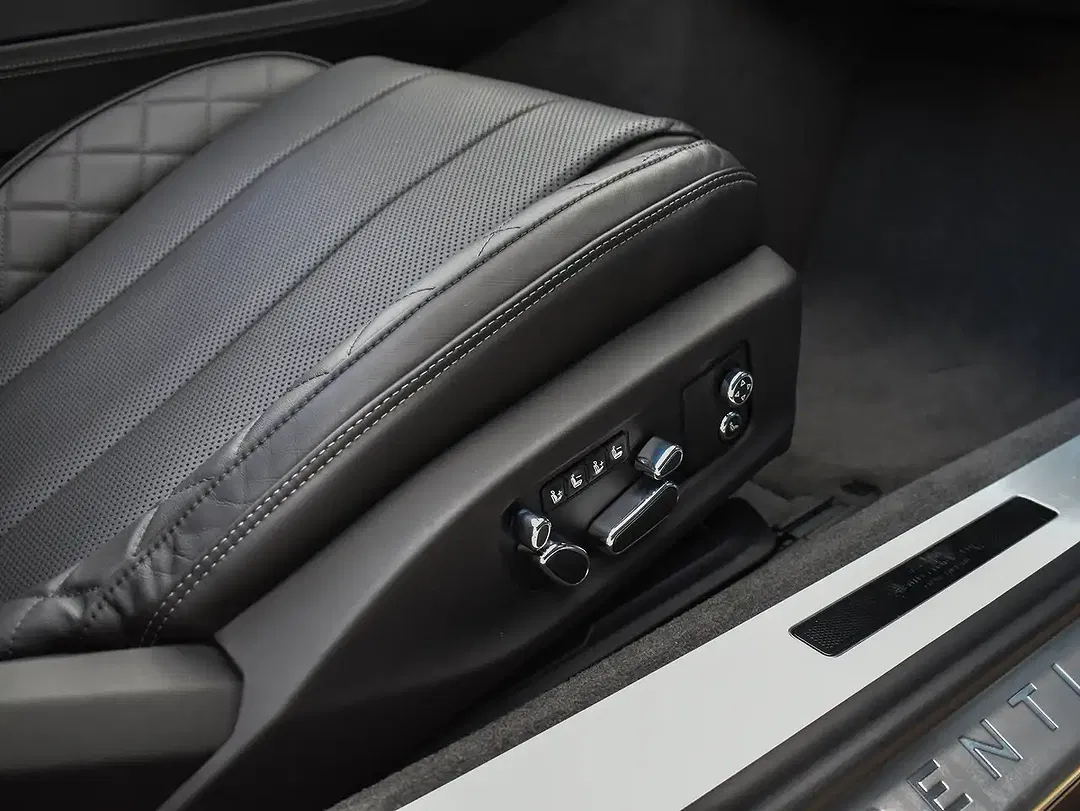 Bentley Continental GTC 4.0 V8 Mulliner - Thumbnail 34