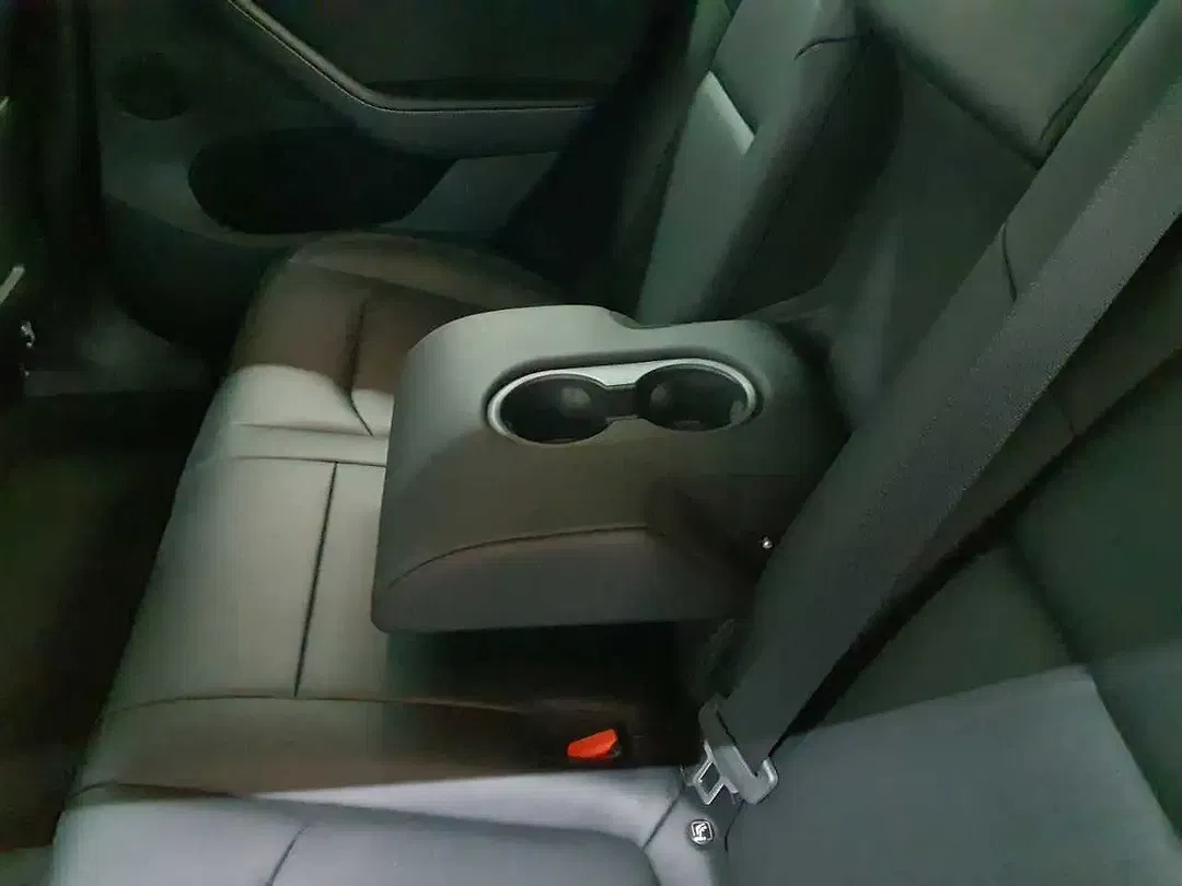 Tesla Model Y AWD Dual Motor Long Range - Thumbnail 6