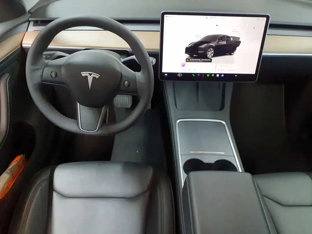 Tesla Model Y AWD Dual Motor Long Range - Thumbnail 7