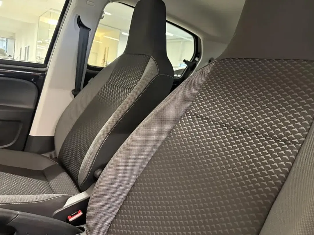 Volkswagen up! Active - Thumbnail 9