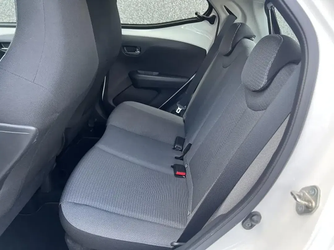 Toyota Aygo - Thumbnail 11