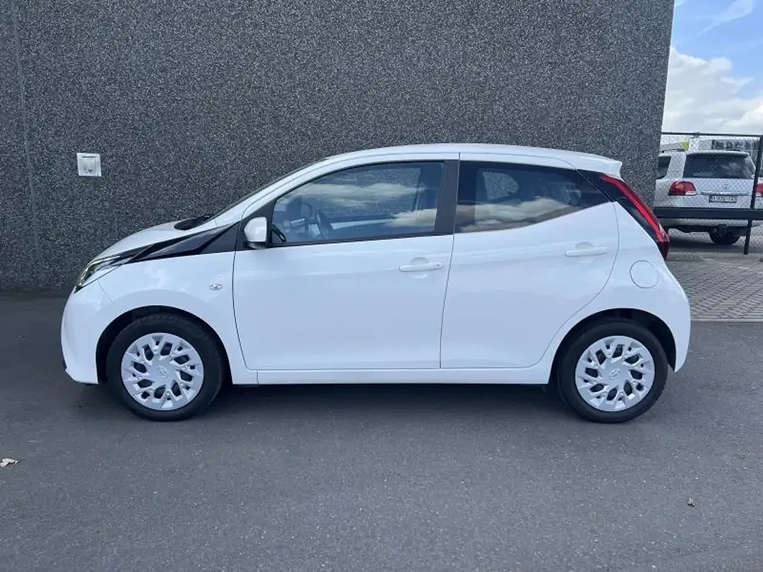 Toyota Aygo - Thumbnail 3