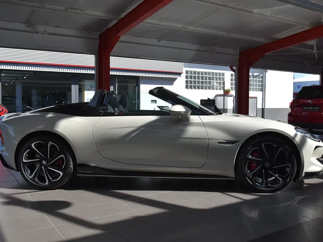 MG Cyberster Xpower - Thumbnail 7