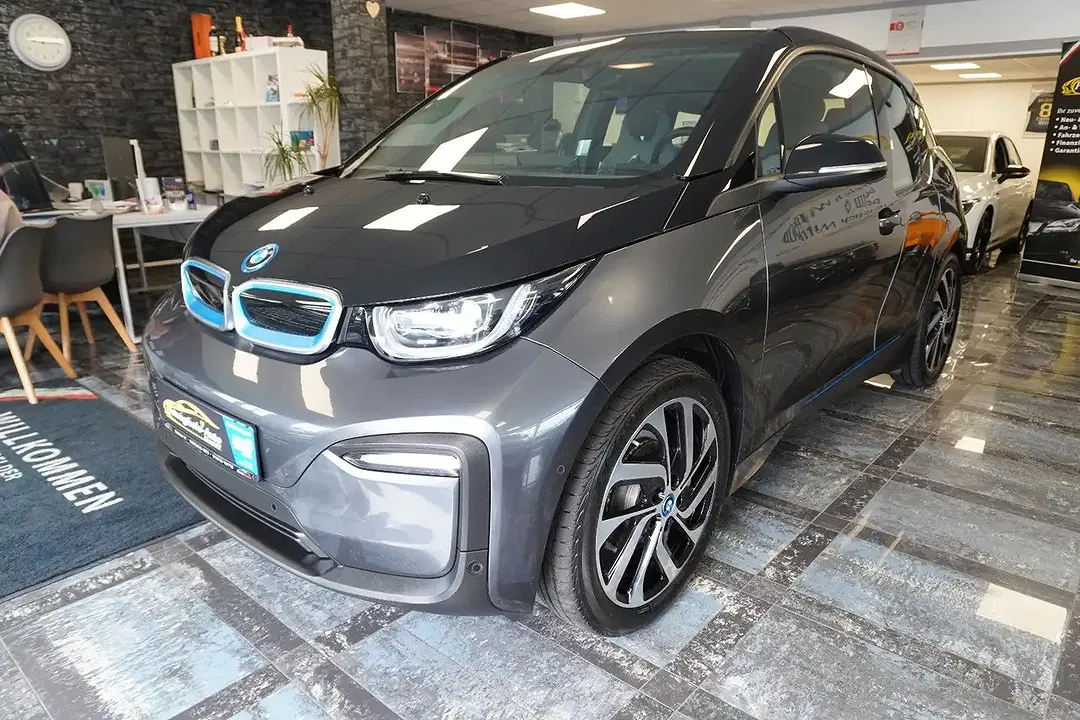 BMW i3 - Thumbnail 3