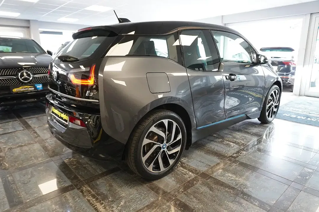 BMW i3 - Thumbnail 5