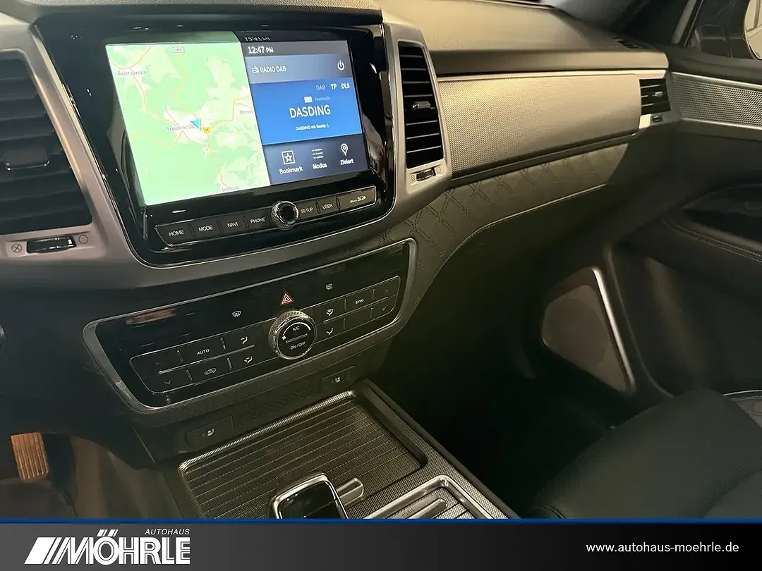 KGM Rexton - Thumbnail 8