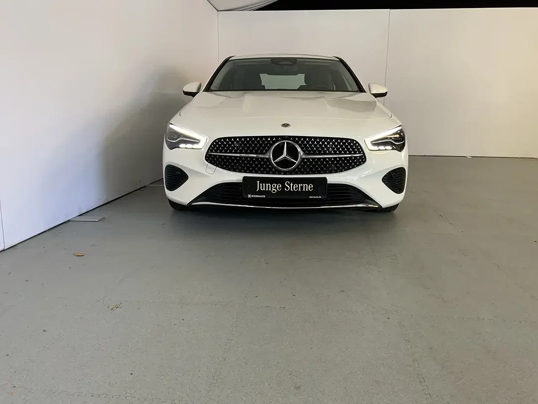 Mercedes-Benz CLA 180 Progressive - Afbeelding 1