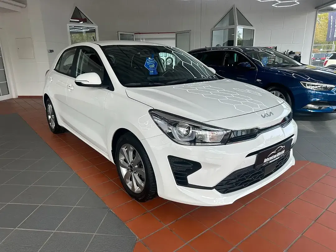 Kia Rio Vision - foto 2