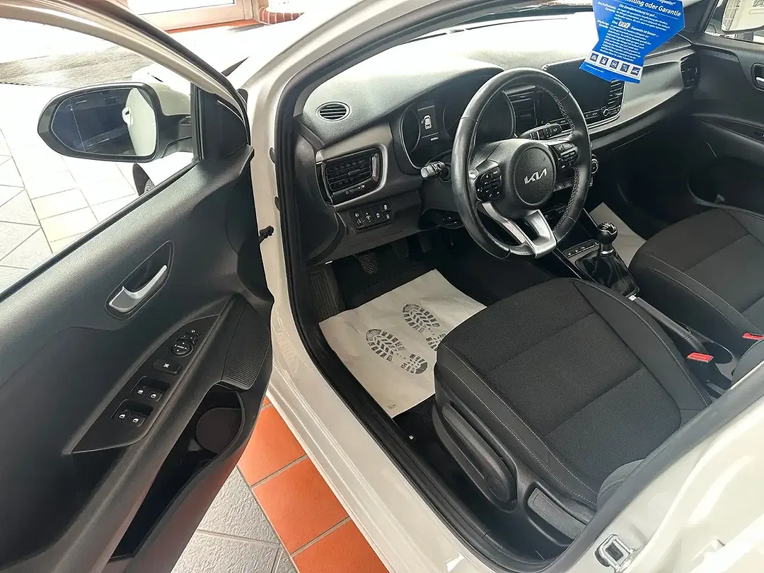 Kia Rio Vision - Thumbnail 5