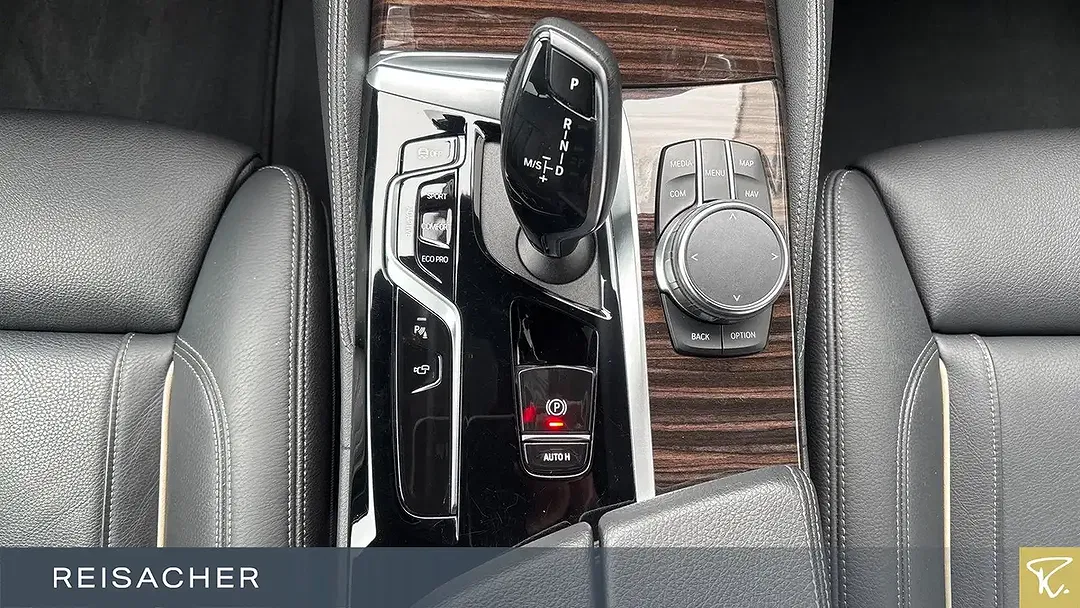 BMW 530 xDrive Touring Luxury - Thumbnail 11