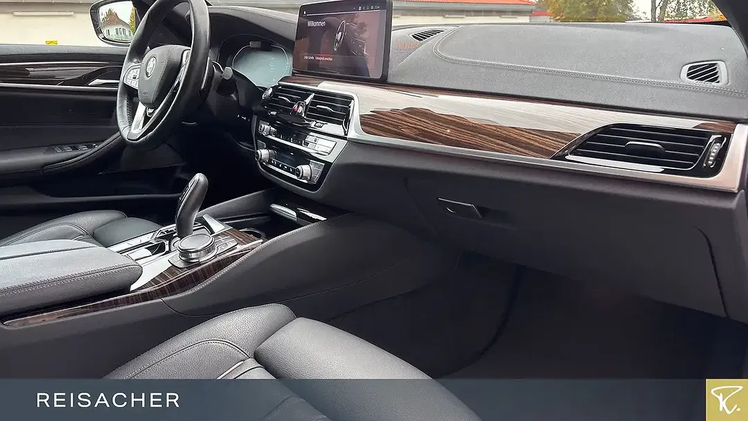 BMW 530 xDrive Touring Luxury - Thumbnail 13