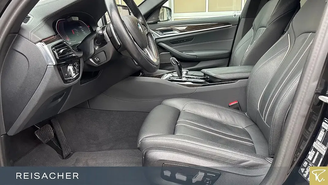 BMW 530 xDrive Touring Luxury - Thumbnail 4