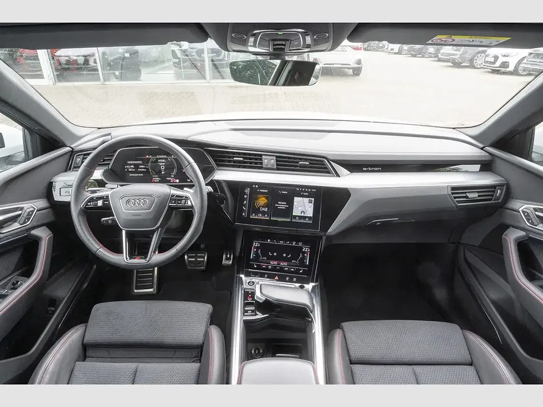 Audi Q8 e-tron 55 quattro Matrix LED S line - Thumbnail 10
