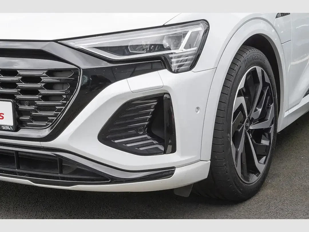 Audi Q8 e-tron 55 quattro Matrix LED S line - Thumbnail 4