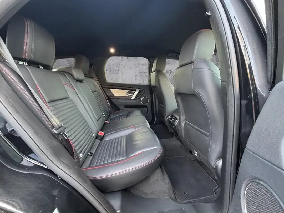 Land Rover Discovery Sport P300e R-Dynamic SE - Thumbnail 3