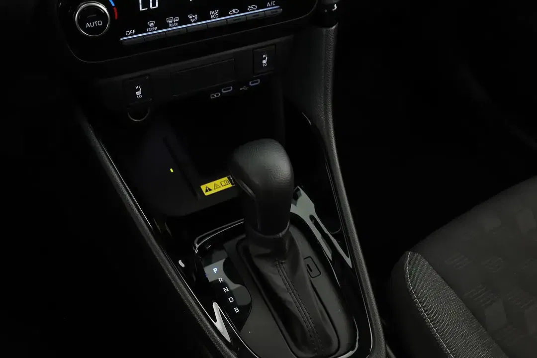 Toyota Yaris Hybrid Teamplayer - Thumbnail 8