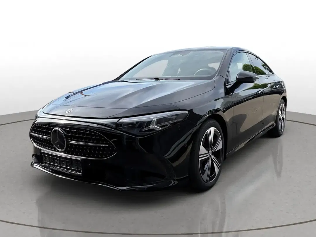 Mercedes-Benz CLA 200 Progressive Night - Thumbnail 1