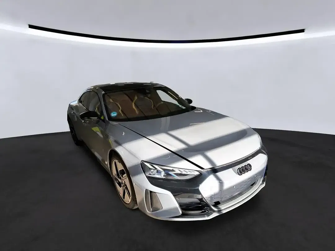 Audi e-tron GT RS exclusive - Thumbnail 4