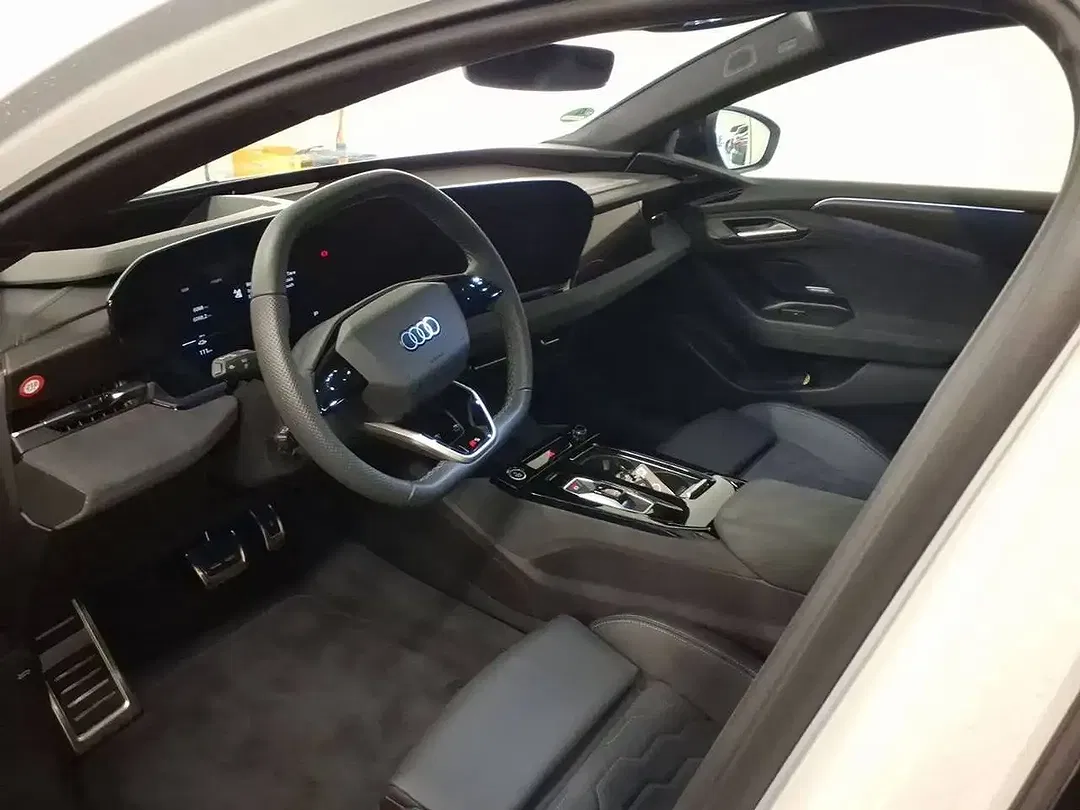 Audi A6 e-tron Sportback S line - Thumbnail 3