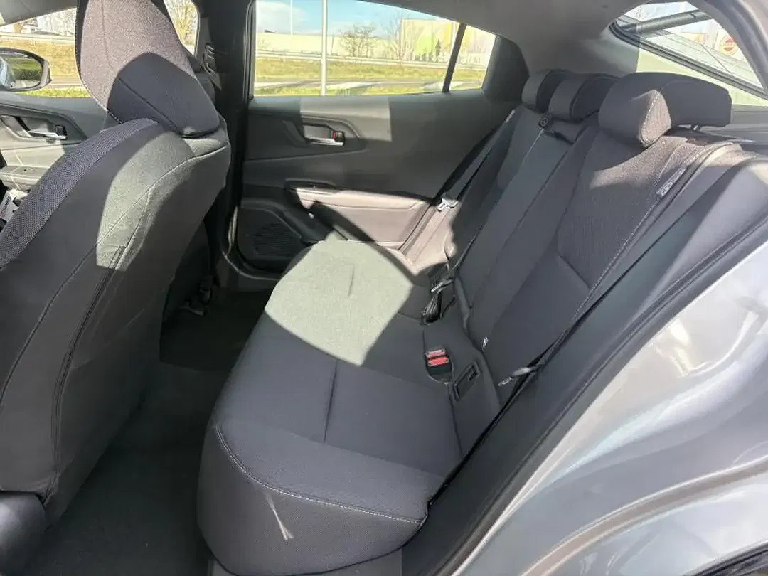 Toyota Prius Premium Plus - Thumbnail 10