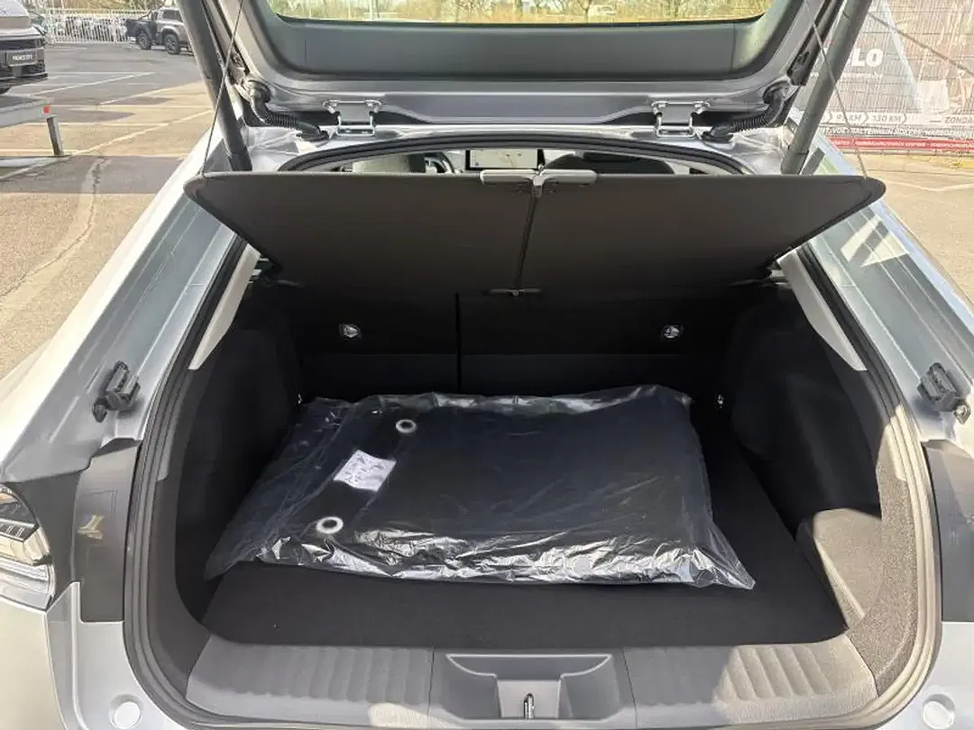 Toyota Prius Premium Plus - Thumbnail 7