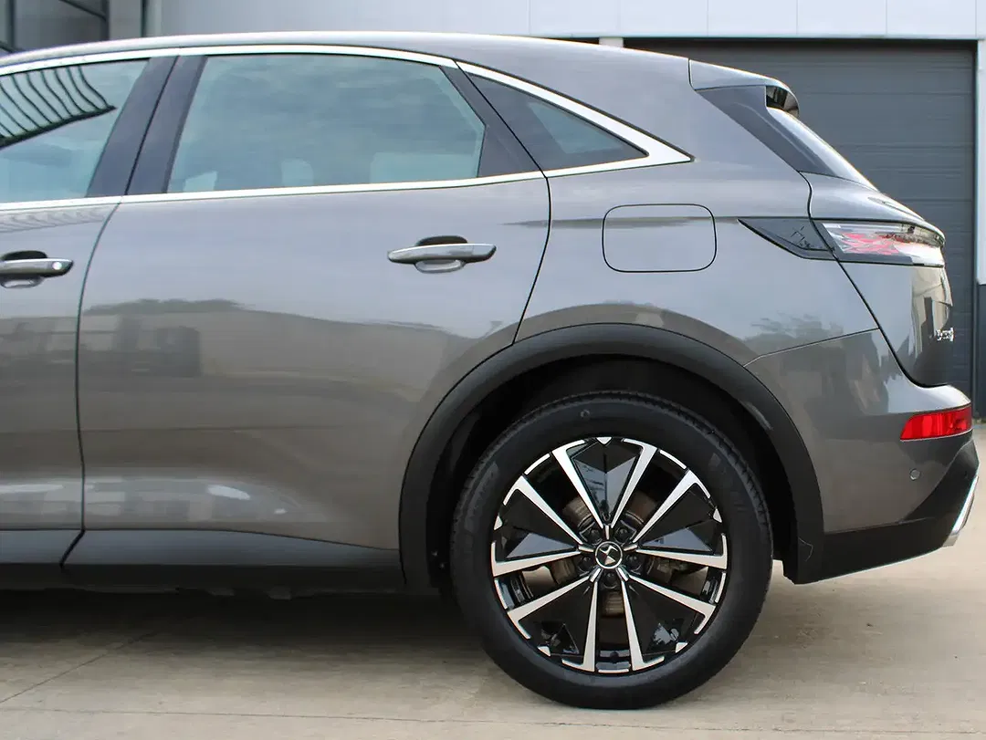 DS Automobiles DS 7 - Thumbnail 6
