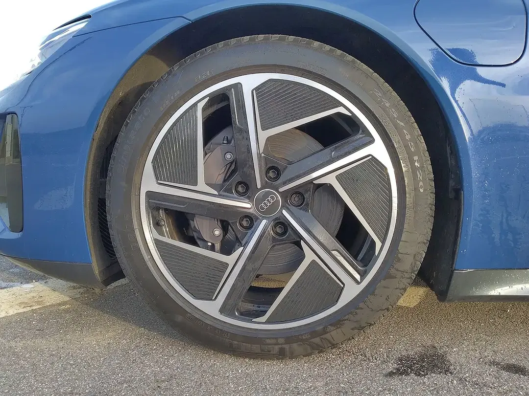 Audi e-tron GT quattro - Thumbnail 10