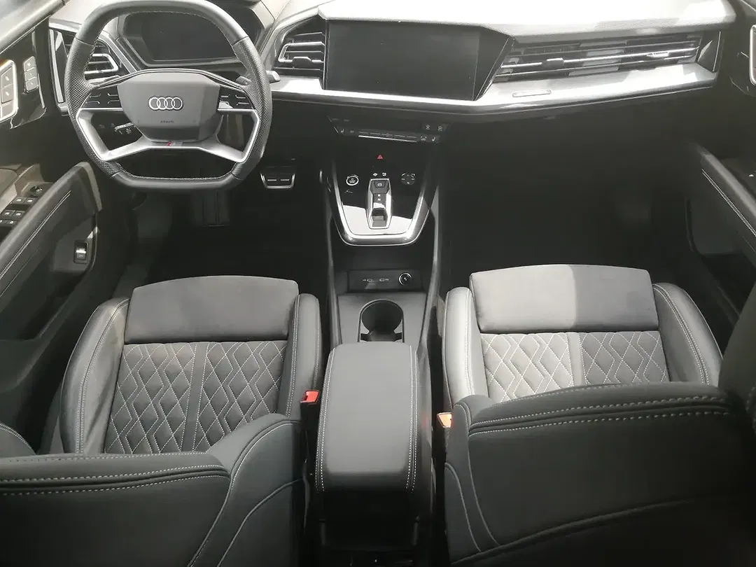 Audi Q4 e-tron 55 quattro S line - Thumbnail 10