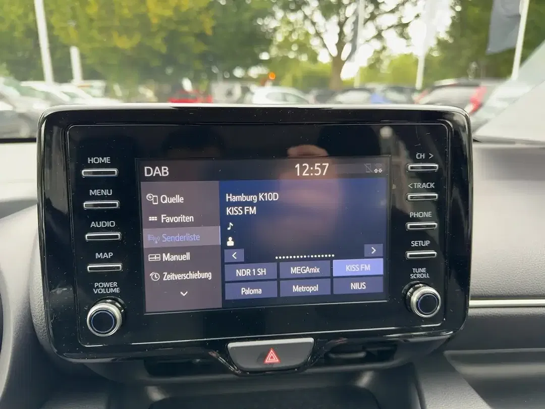 Toyota Yaris 1.5 Hybrid Team Deutschland - Thumbnail 10