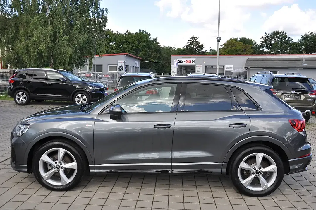 Audi Q3 35 TFSI AUT S line plus - Thumbnail 4