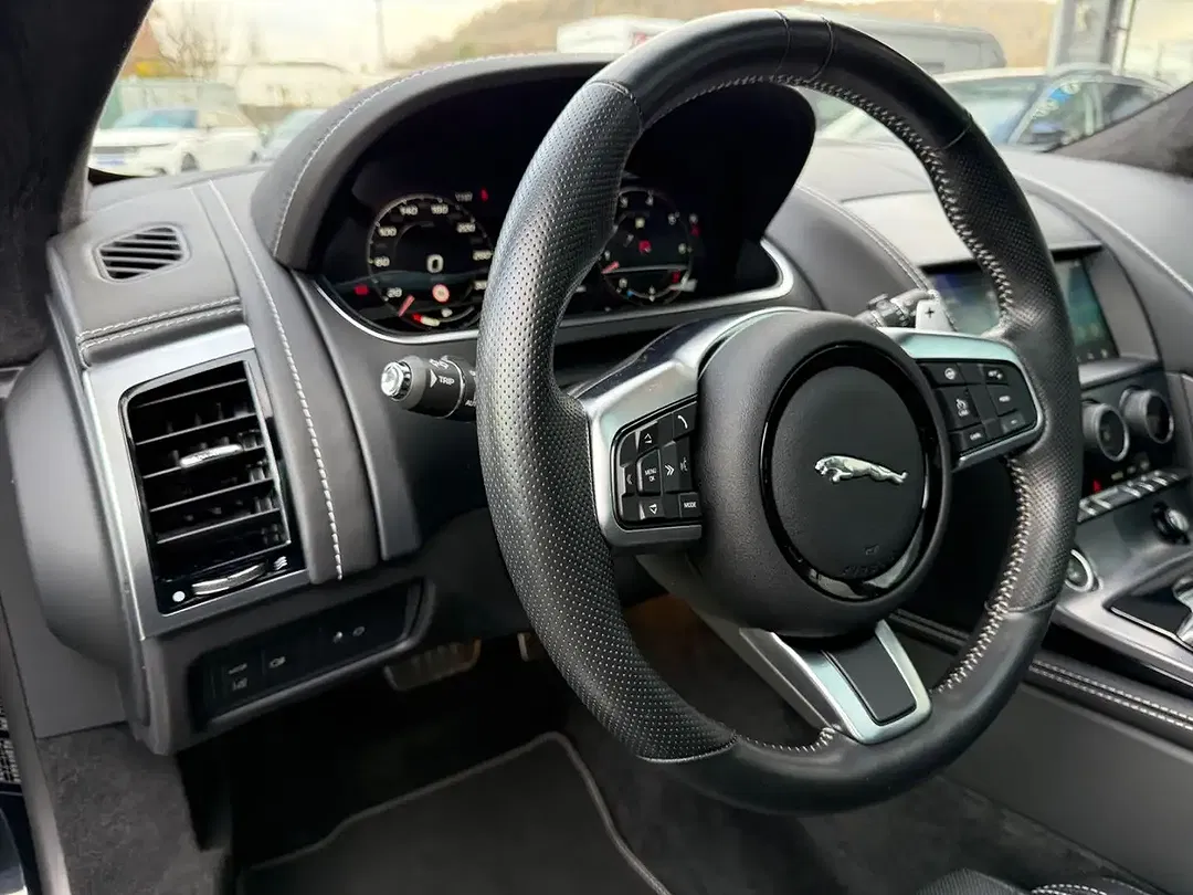 Jaguar F-Type P450 4x4 R-Dynamic Black - Thumbnail 12