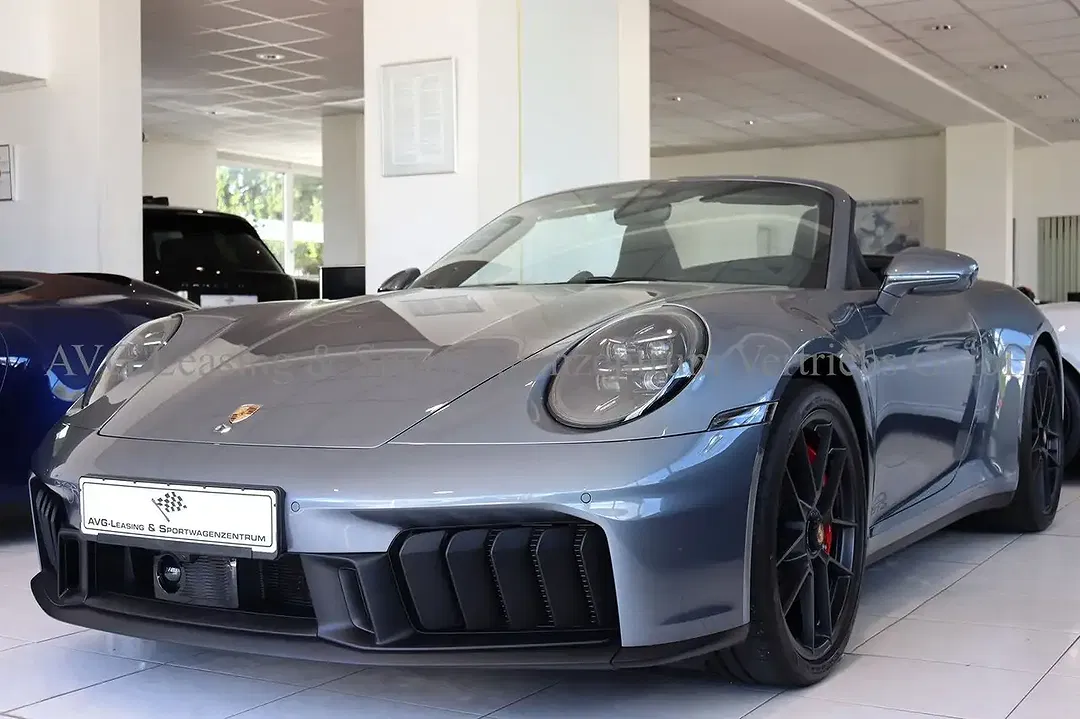 Porsche 992 Carrera GTS Cabriolet - Thumbnail 3