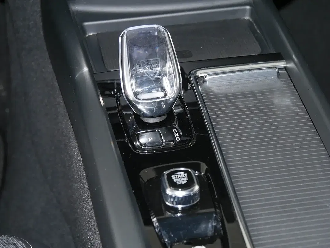 Volvo XC60 B5 Plus Black Edition - Thumbnail 10