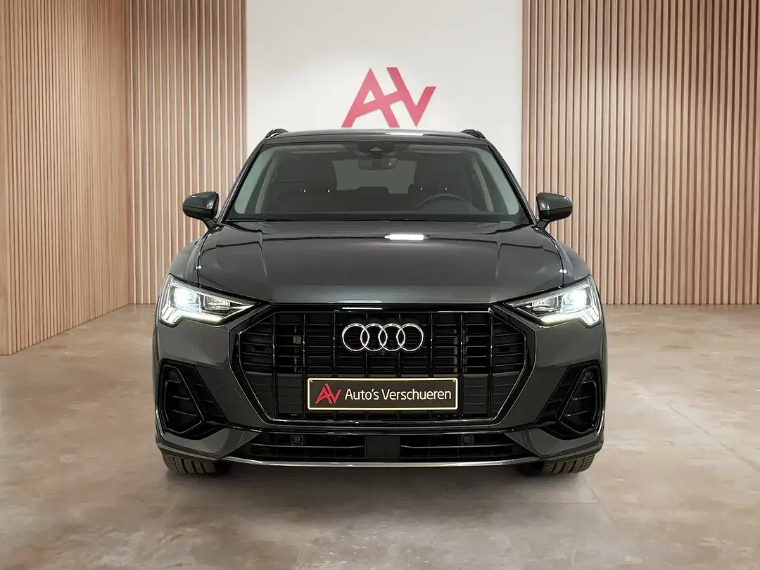 Audi Q3 45 TFSI e S tronic S line - Thumbnail 2