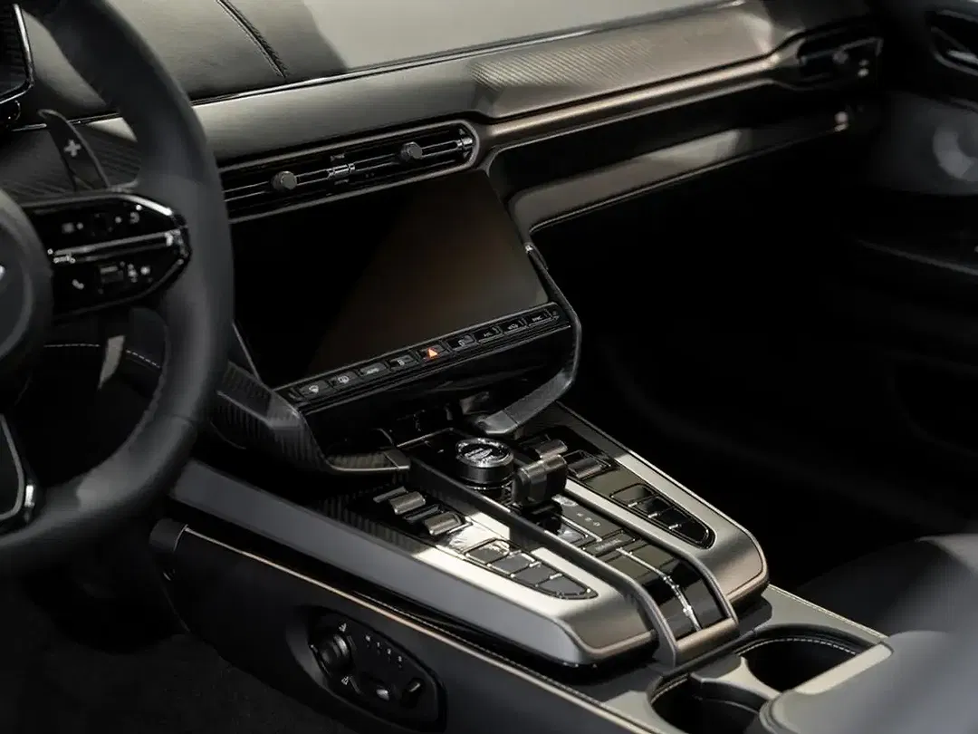 Aston Martin Vanquish Coupe - Thumbnail 10