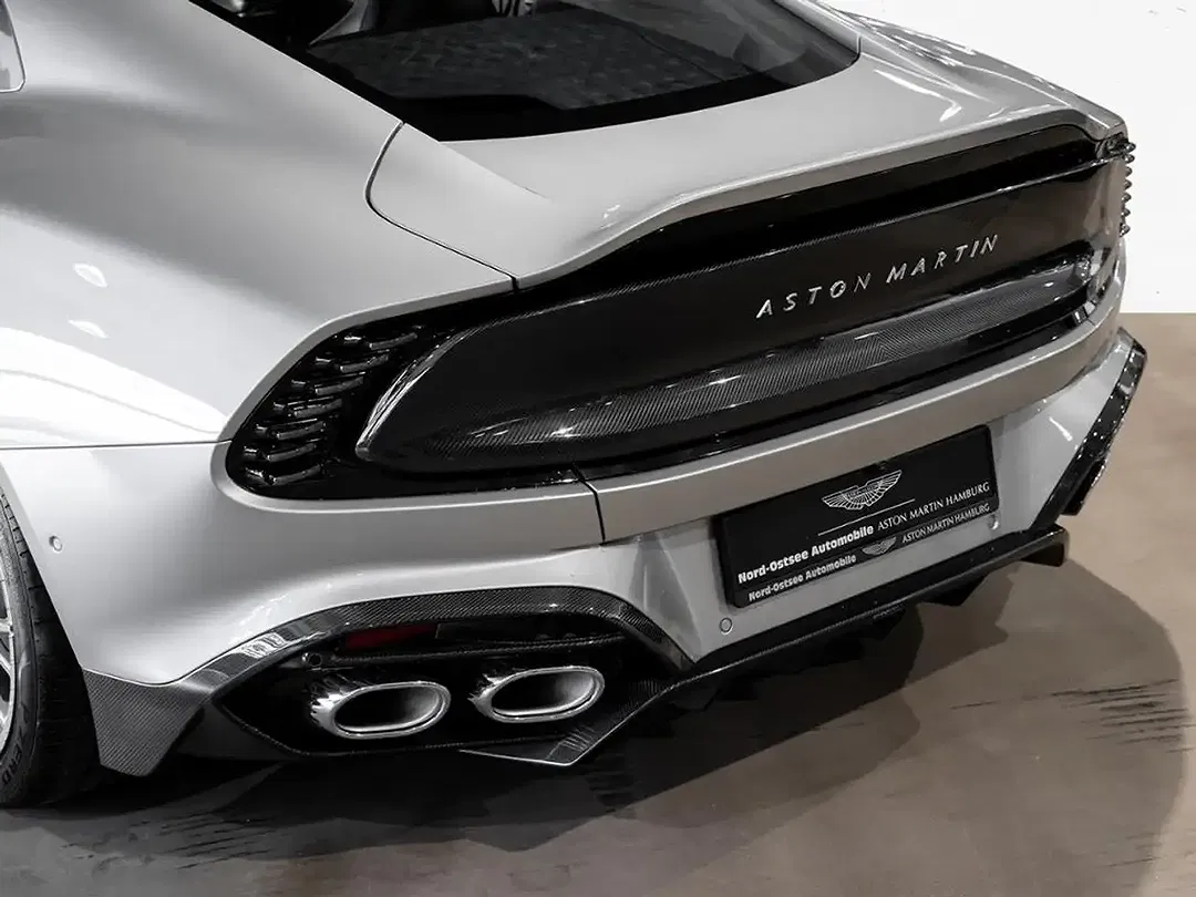 Aston Martin Vanquish Coupe - Thumbnail 8