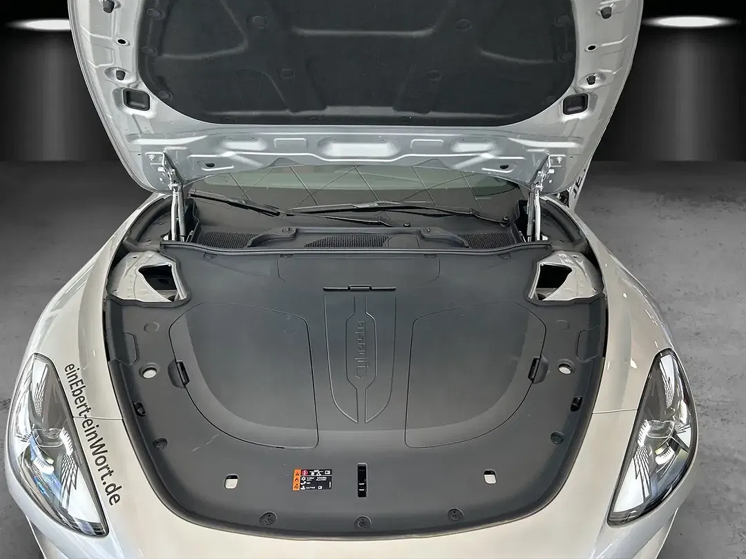 MG Cyberster - Thumbnail 16