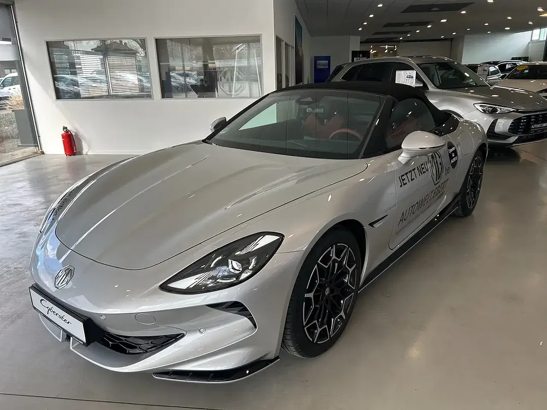 MG Cyberster - Thumbnail 17