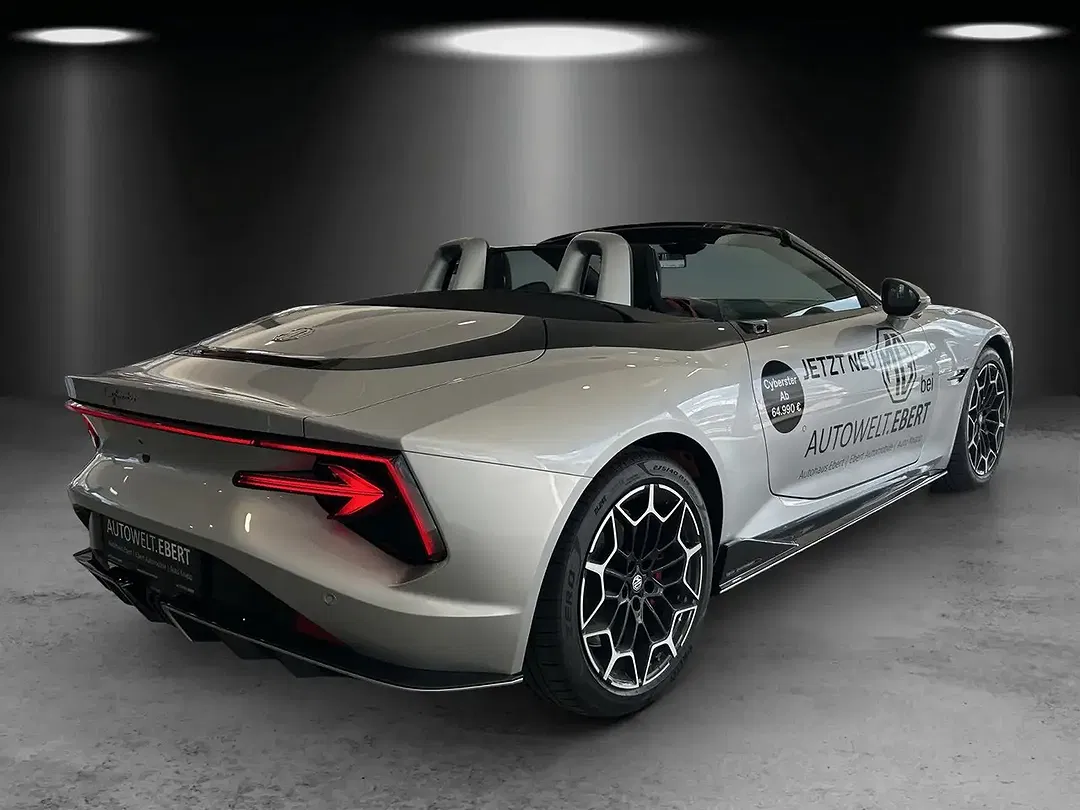 MG Cyberster - Thumbnail 5