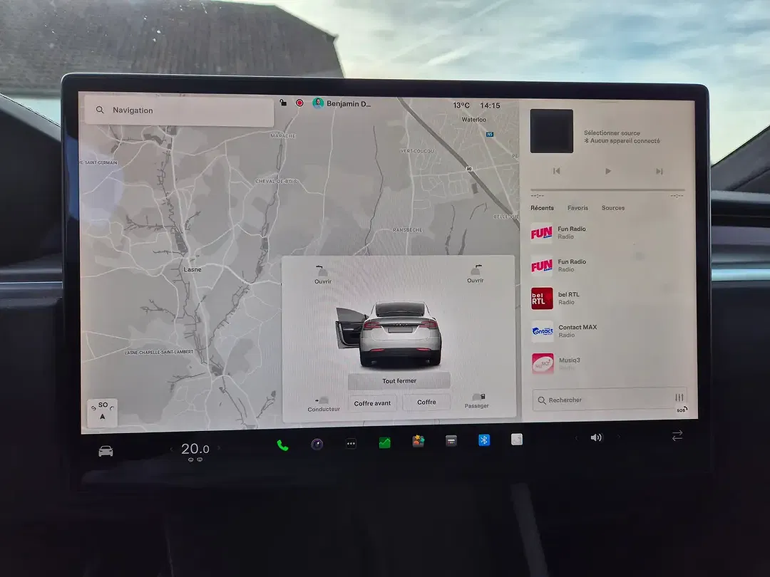 Tesla Model X Plaid - Thumbnail 13